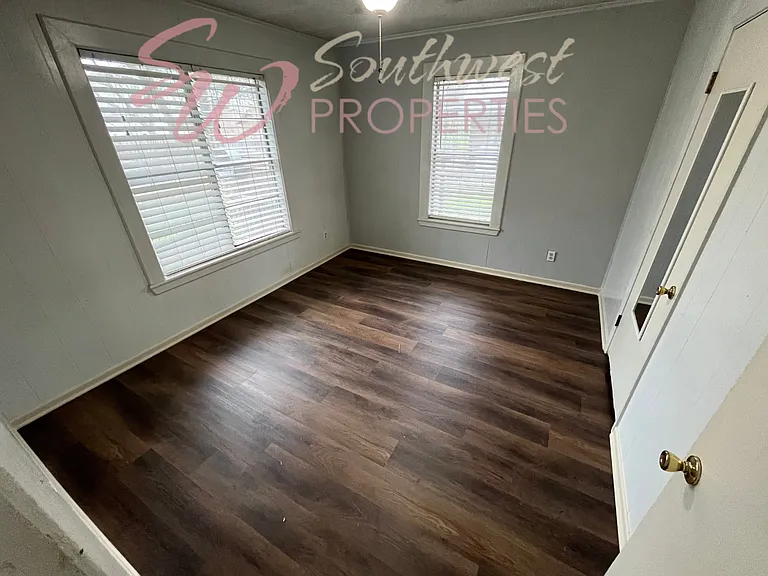 726 N Barton St — Photo 11