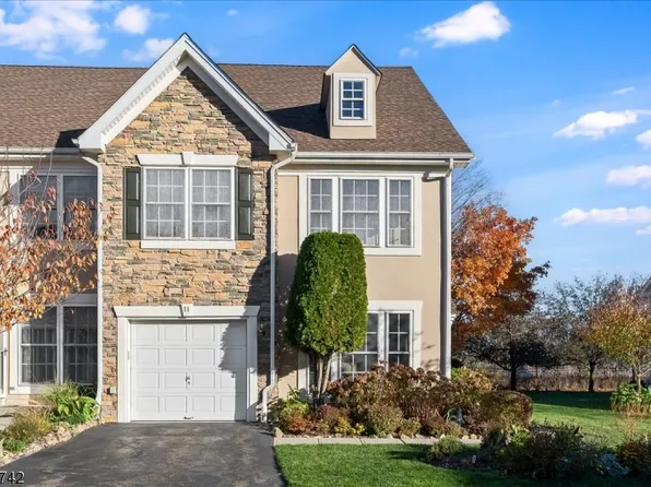 11 Magnolia Way, North Haledon Boro, NJ 07508