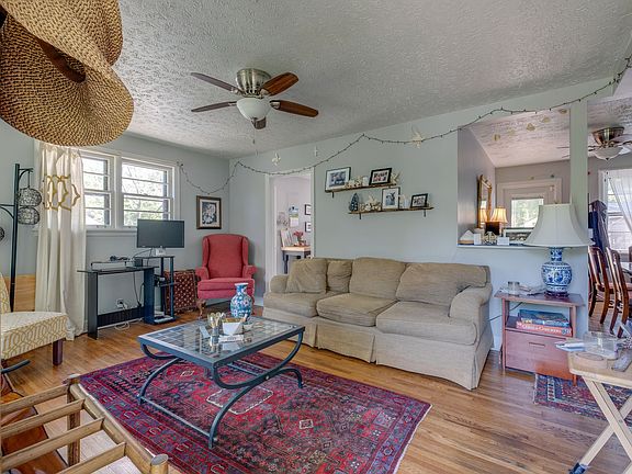 5th image of 906 Kirby Ave