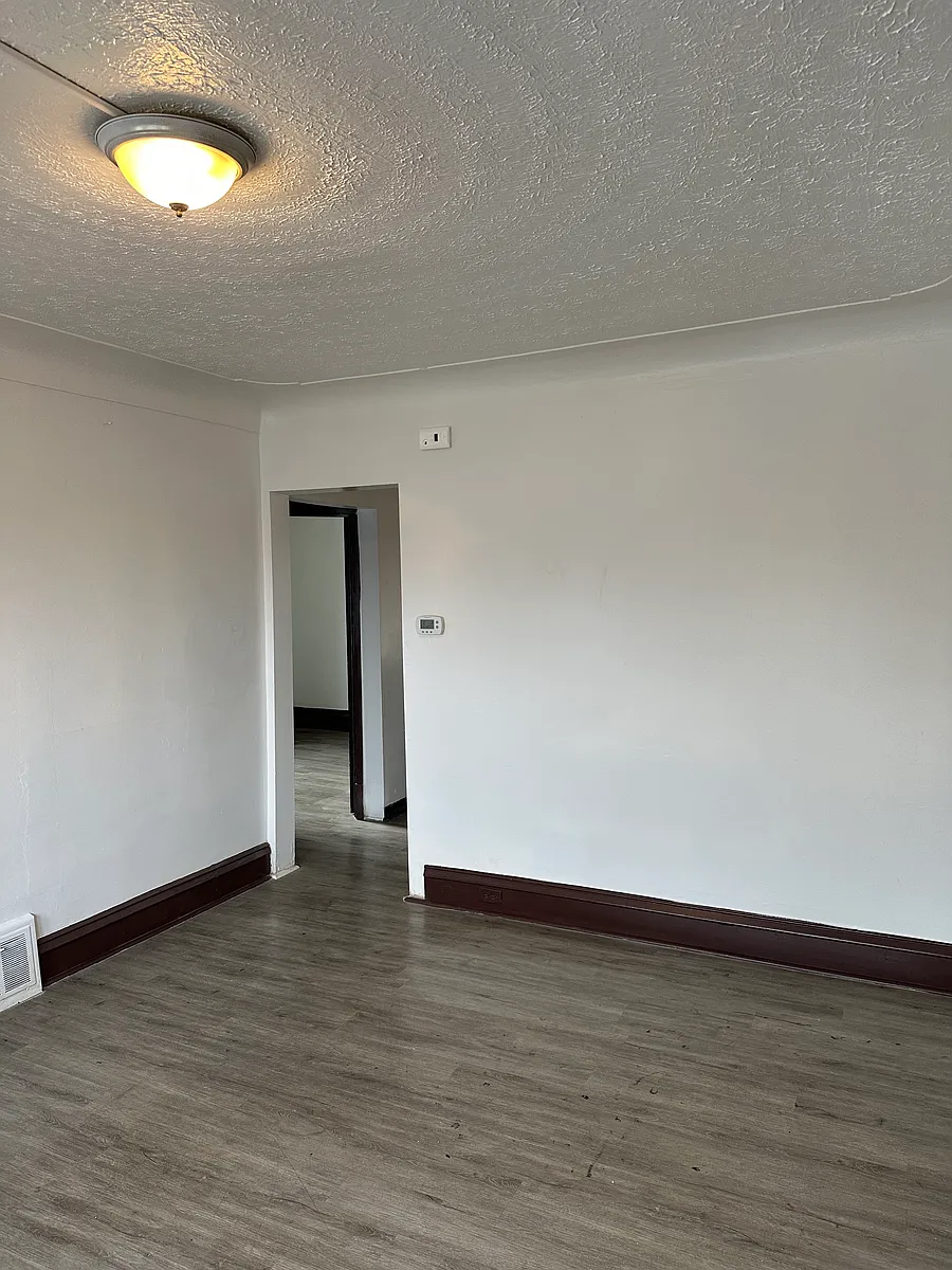 Building Photo - 3384 W 63rd St #4
