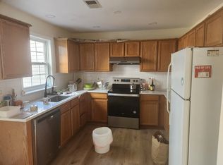 13099 Rose Petal Cir, Herndon, VA 20171
