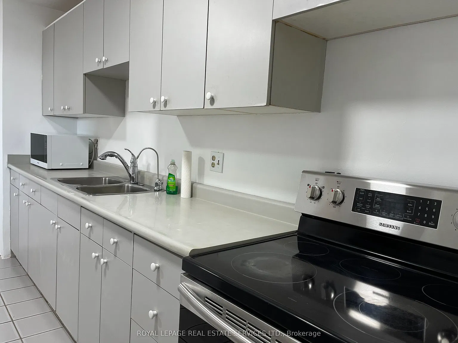 3 bed, $3,300 — Photo 1