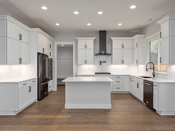 Stunning chef-ready kitchen