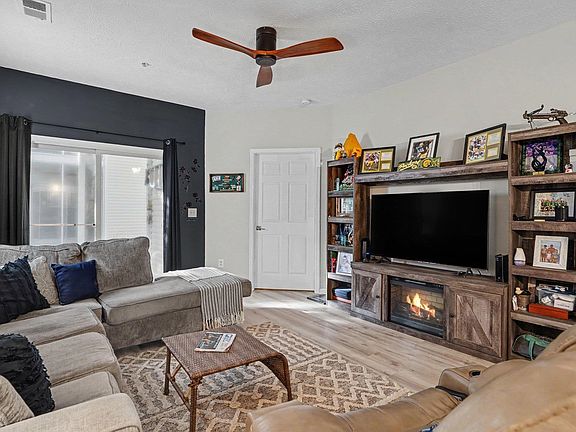 3rd image of 512 35th Ave. N #2