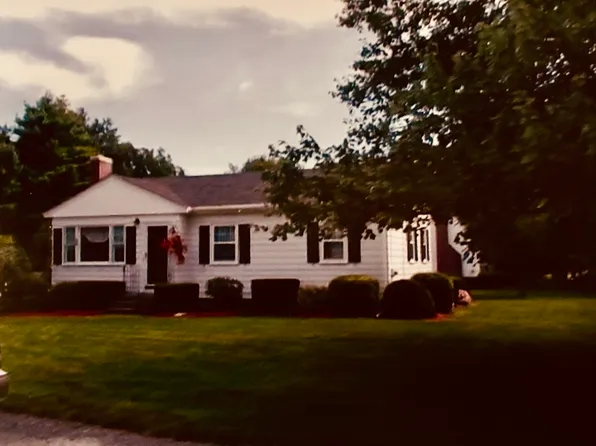 29 Forest St, Franklin, MA 02038