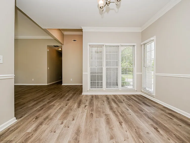 1101 E Shoreview Rd — Photo 5