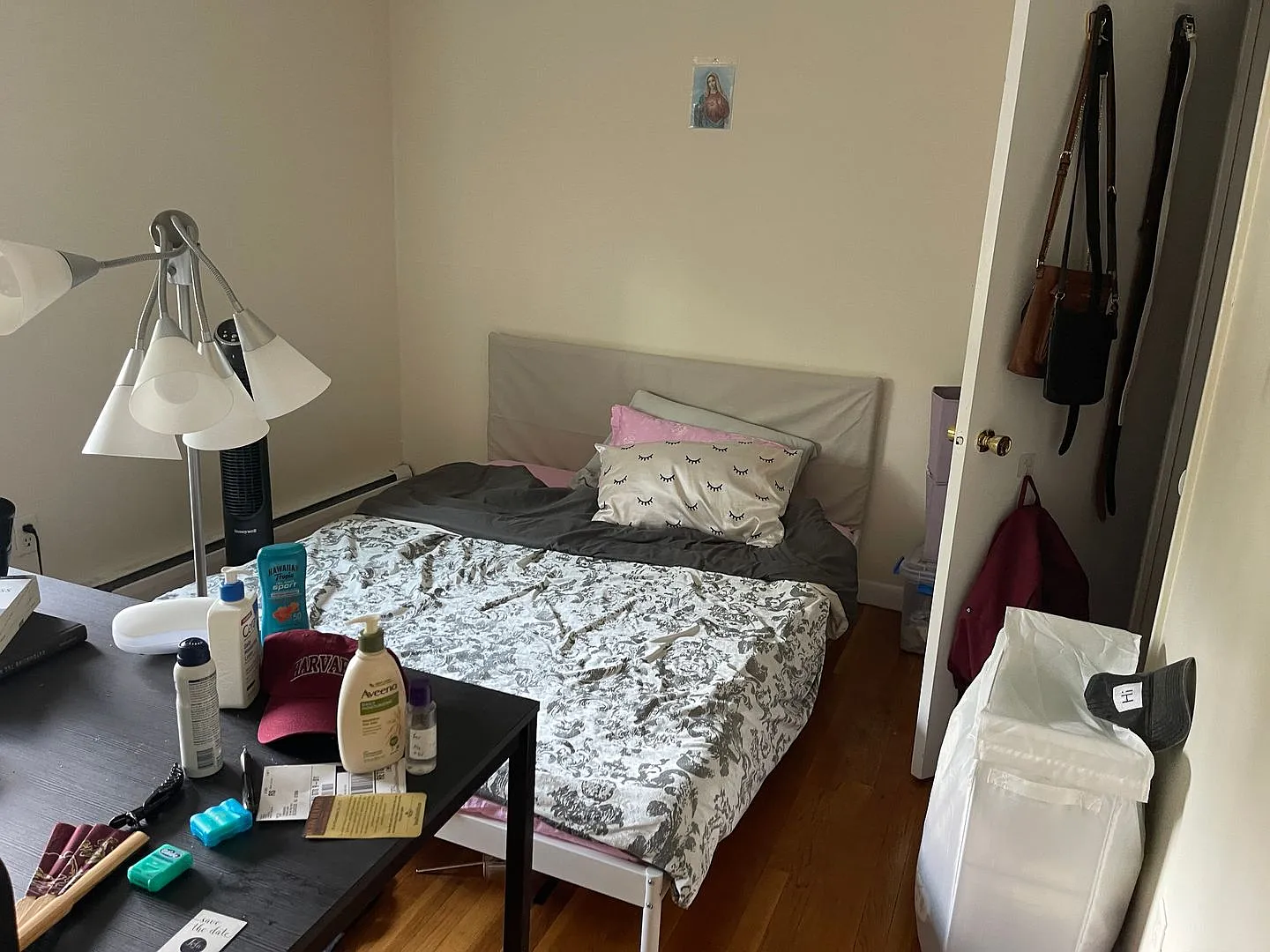 1-bed w/ Heat & Parking - Mt. Auburn (Watertown-Cambridge line) — Photo 4