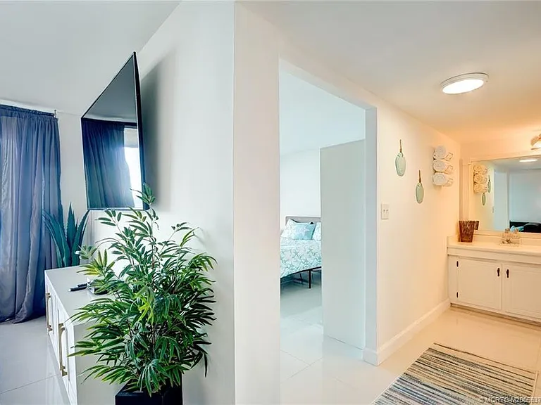 9940 S Ocean Dr #305 — Photo 10