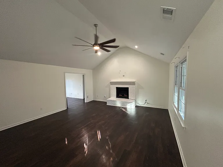 6970 Heard Rd — Photo 18
