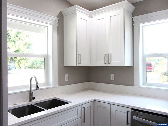 4th image of 73 Park St