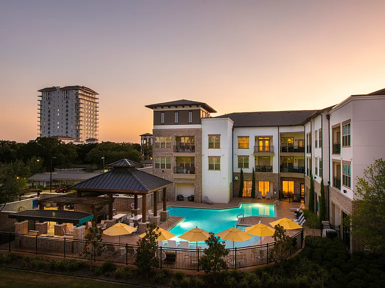 Overture Flower Mound 55+ Apartment Homes — Photo 29