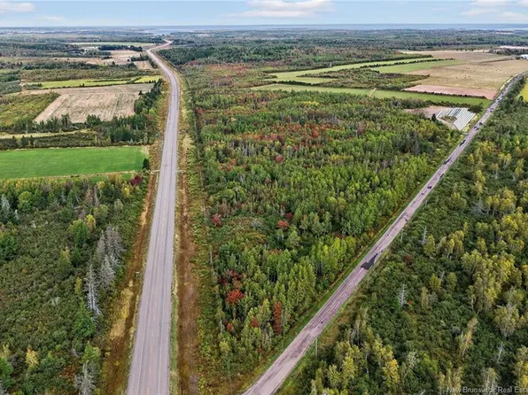 12 Davis Rd, Botsford, NB E4M 1W4