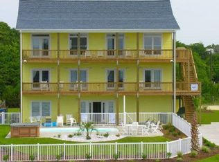 8612 Ocean View Dr, Emerald Isle, NC 28594