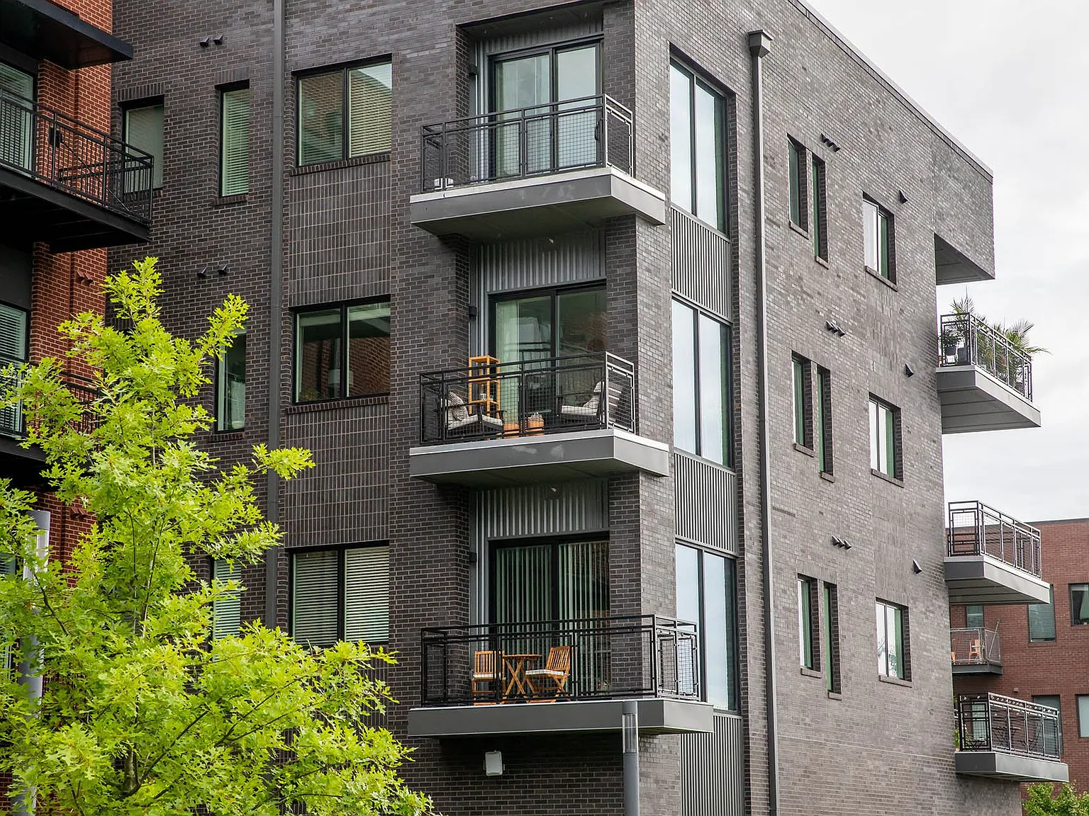 The Hamilton and Hume House Apartments — Photo 4