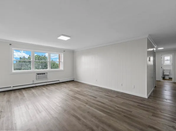 8829 Kennedy Boulevard E5 image 1 of 21