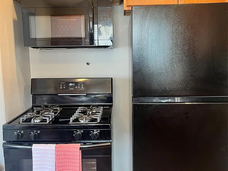 2313 S Jefferson St — Photo 8