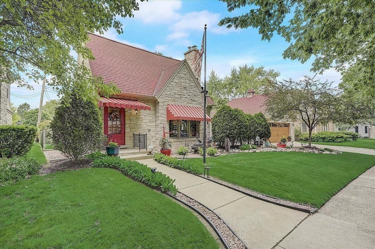 5722 W Fillmore Dr, West Allis, WI 53219 | Zillow