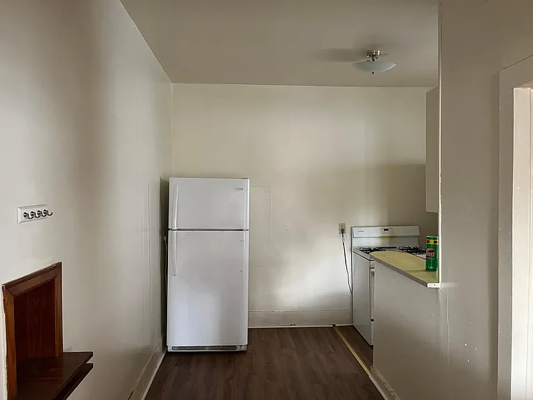319 Boyce St — Photo 5