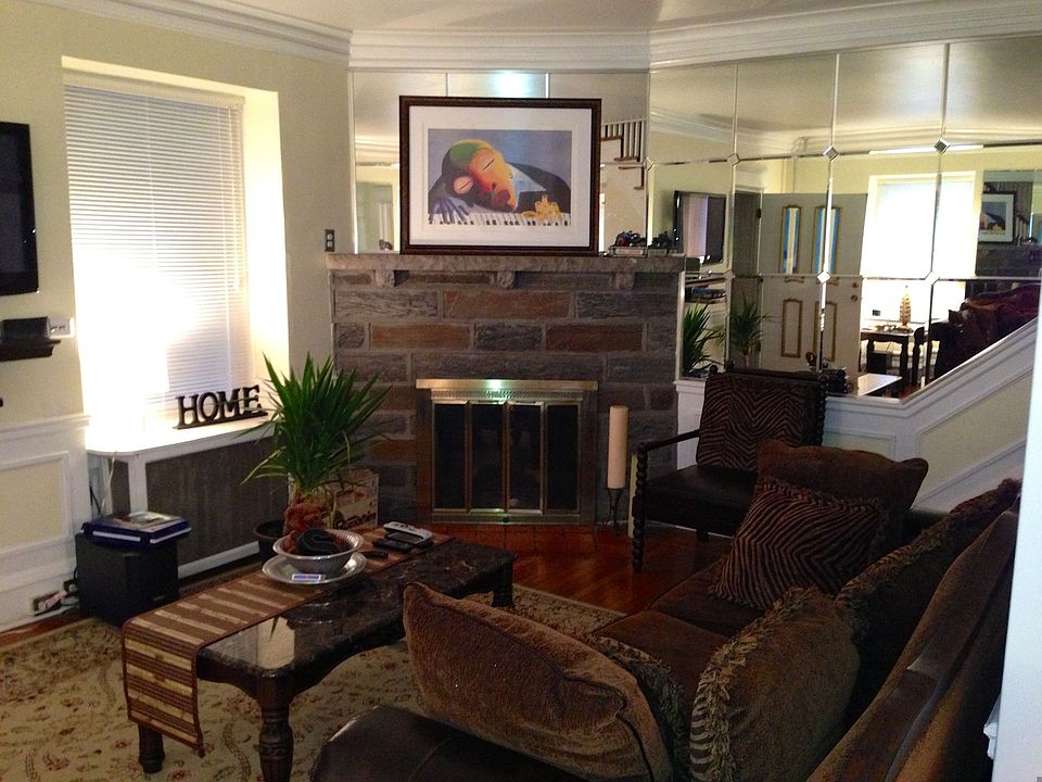 Fireplace & stone mantle