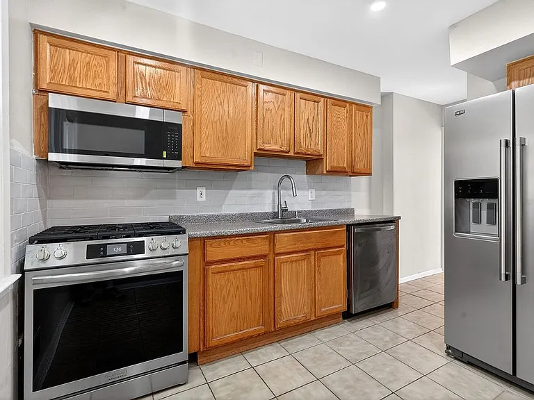 21 Troy Ct #1 — Photo 27