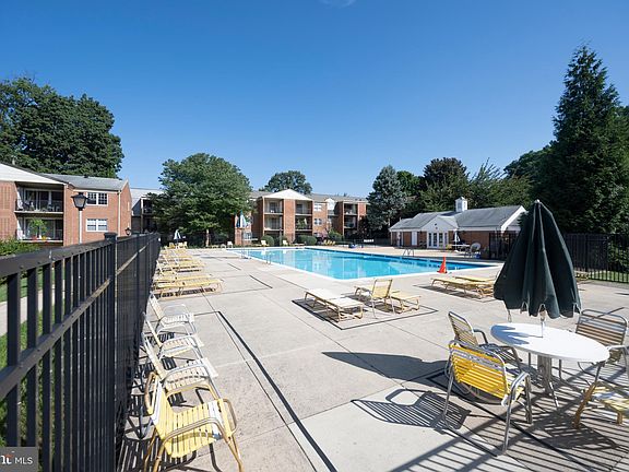 4th image of 874 College Pkwy APT 202