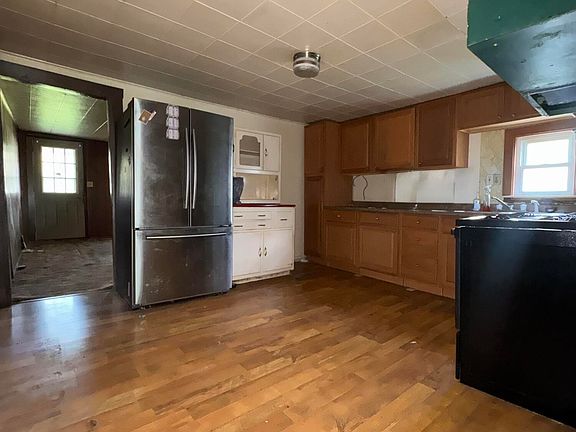 3rd image of 60 Crawford Way