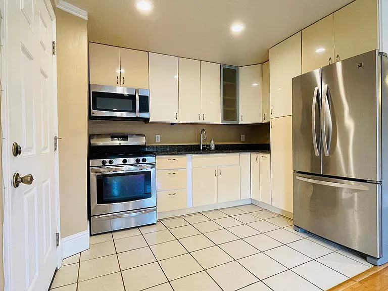 6564 Lucas Ave #A — Photo 7