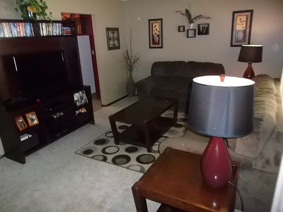 3rd image of 1328 Howard Pl