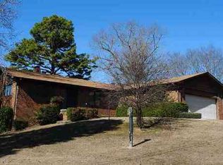 227 Arlington Dr, Hot Springs, AR 71913