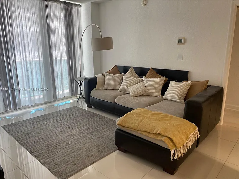 4001 S Ocean Dr — Photo 5