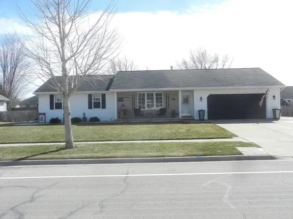 2939 Belle Plane Rd, Green Bay, WI 54313