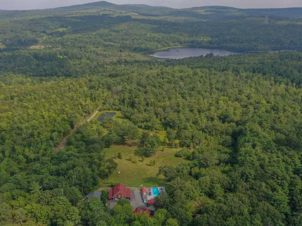 14 Gifford Lane, Bucksport, ME 04416