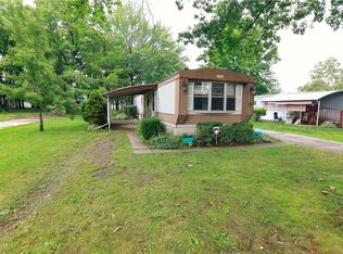 57 Parkway Dr, Olmsted Falls, OH 44138