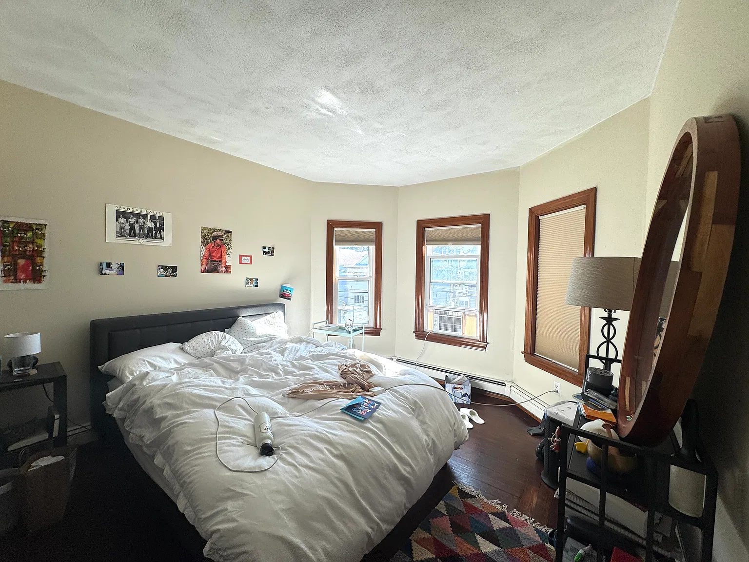 3 bed, 9999 sqft, $4,200 — Photo 2