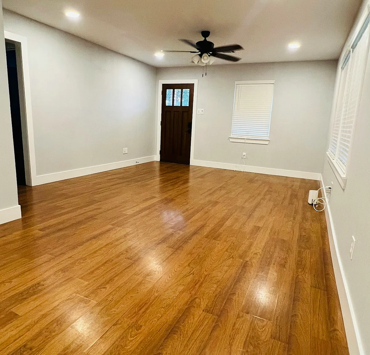925 Cimarron St — Photo 3