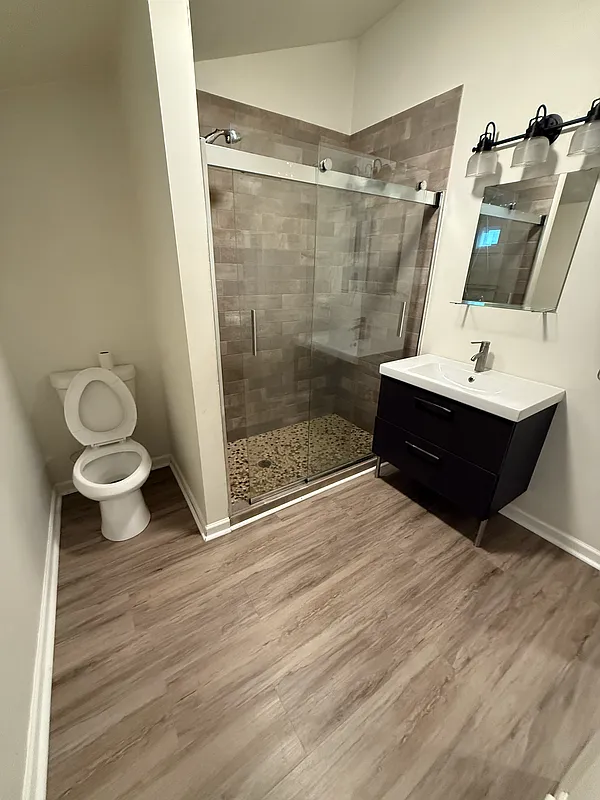 2 bed, 1.0 bath, 1142 sqft, $2,350 — Photo 3