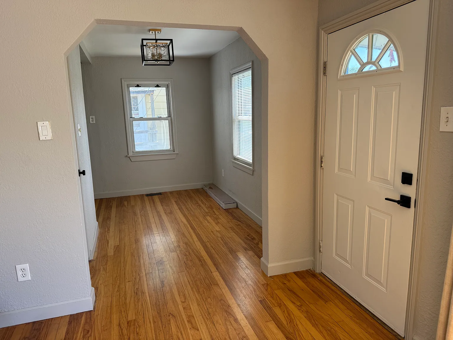 2 bed, 768 sqft, $1,650 — Photo 4