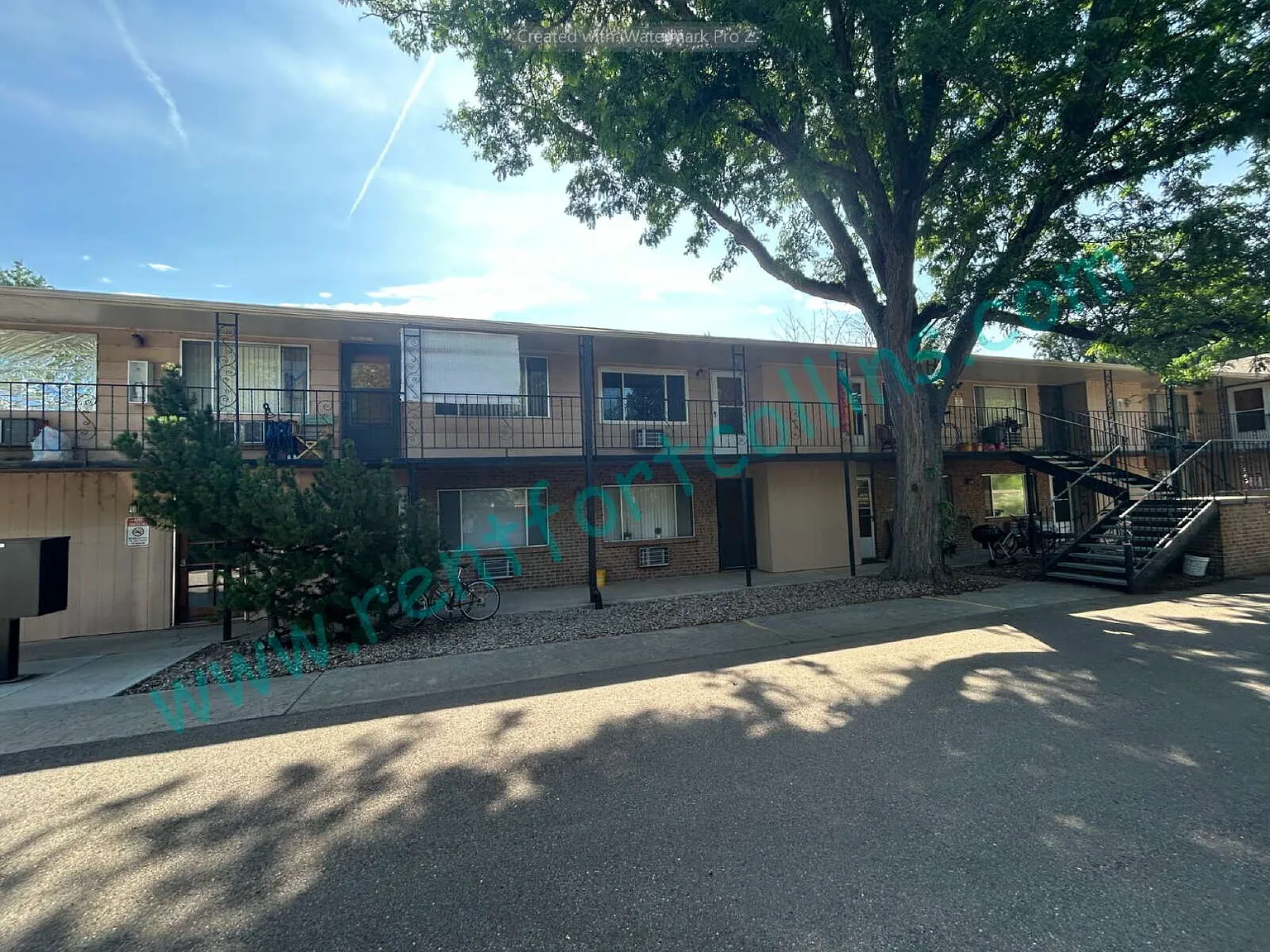 2 bed, 1.0 bath, 850 sqft, $1,325 — Photo 2