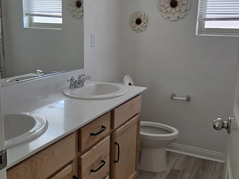 4576 Eagle Ave — Photo 29