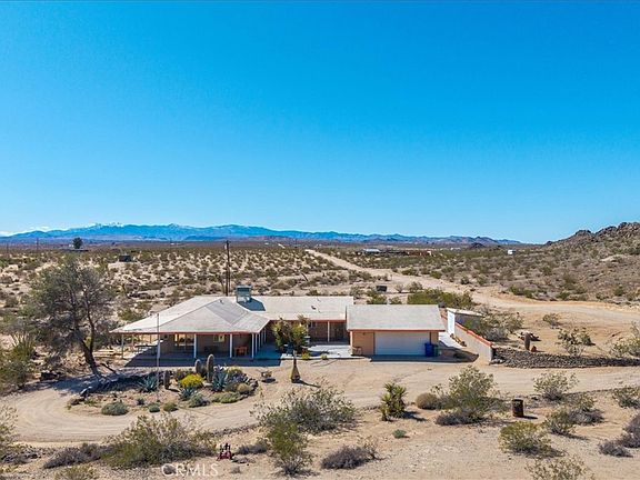 4th image of 63525 Moonlight Mesa St