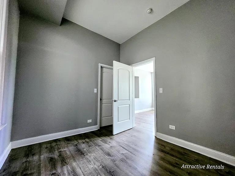 5700 S Wabash Ave #1 — Photo 6