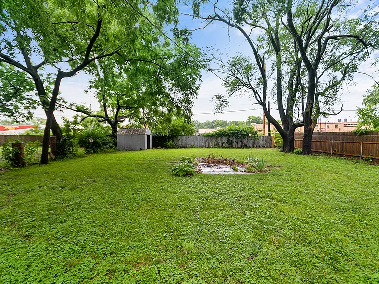 9008 E Gregory Blvd — Photo 12