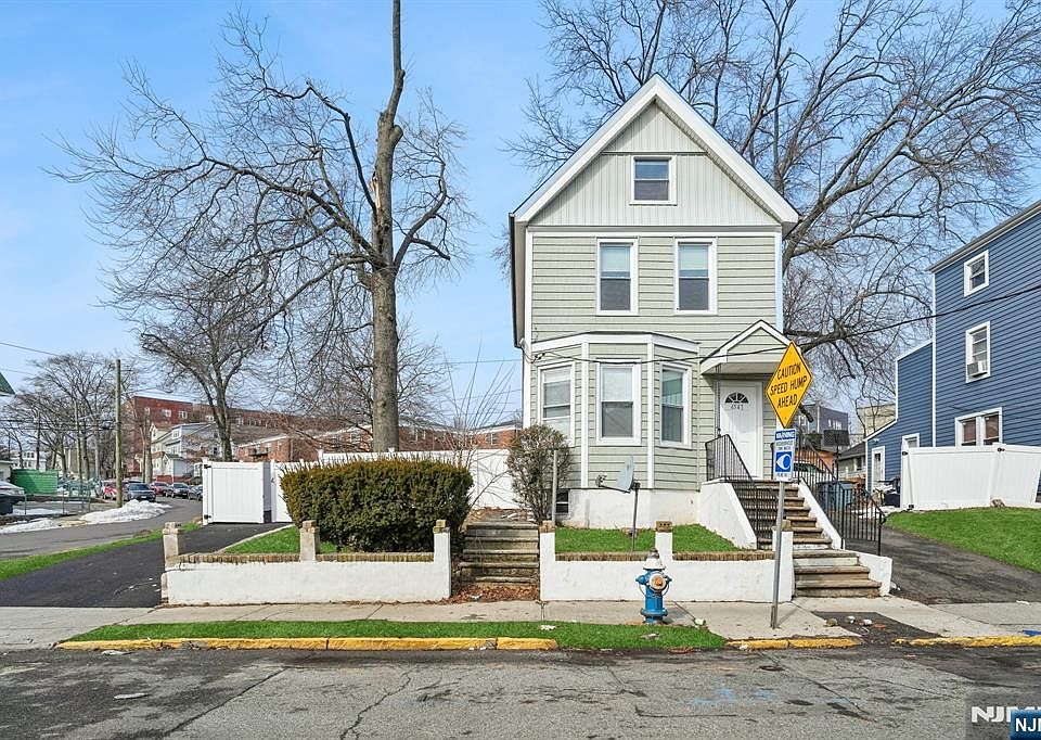 1st image of 45-47 Durand Pl