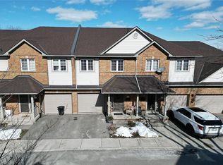 100 Beddoe Dr #98, Hamilton, ON L8P 4Z2