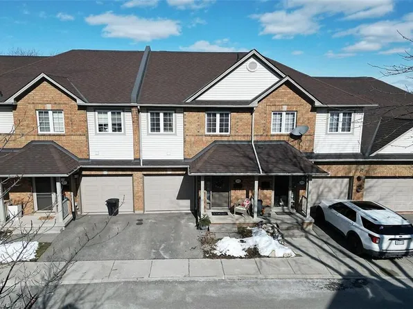 100 Beddoe Dr #98, Hamilton, ON L8P 4Z2