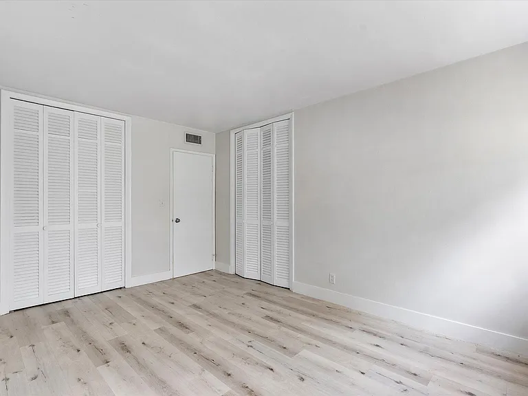 1638 Plunkett St #2 — Photo 19
