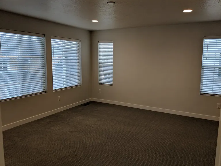 801 W Ridgeline Dr — Photo 5