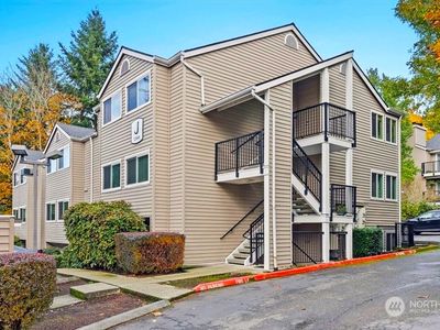 12040 100th Avenue NE #J201, Kirkland, WA, 98034