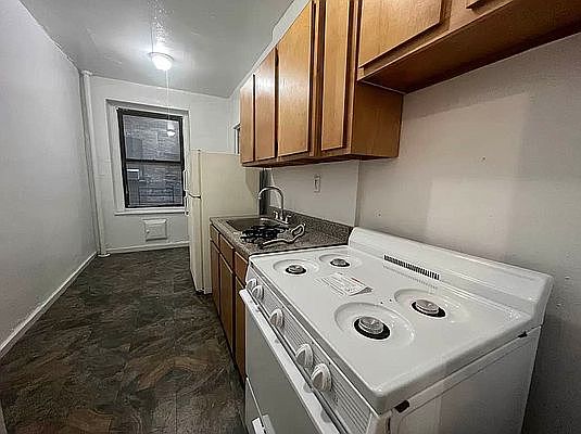 2nd image of 42 Thayer St #6K