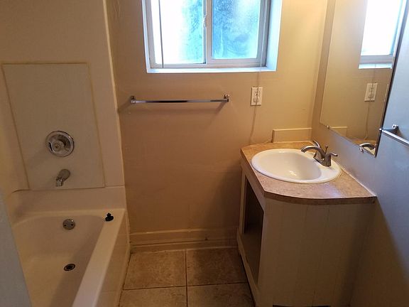 5th image of 149 E Vine St #East